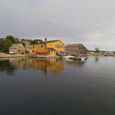 شلبورن Inner Harbor Inn المظهر الخارجي الصورة